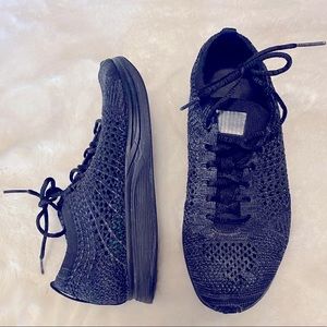 Nike fly knit racer